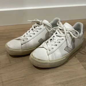 Veja Campo - white with grey V